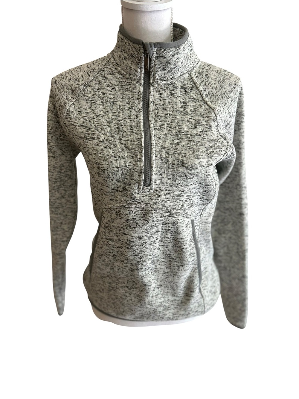 Kyodan Outdoor Women's
Gray Quarter-Zip
Fleece Pullover Size M